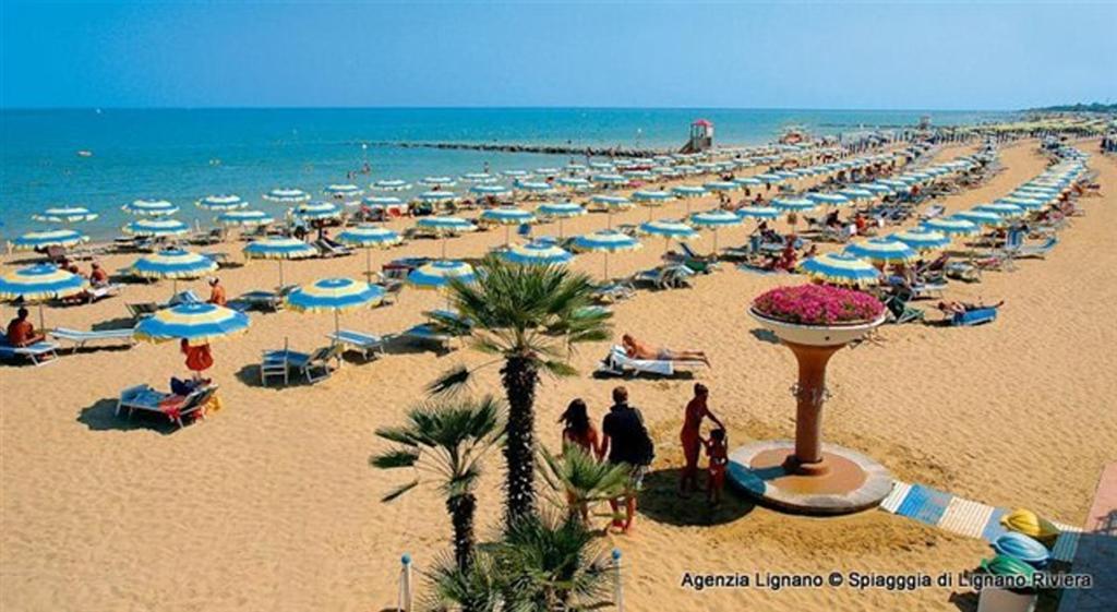 Appartamento Lignano Exclusive With Pool Lignano Sabbiadoro Esterno foto